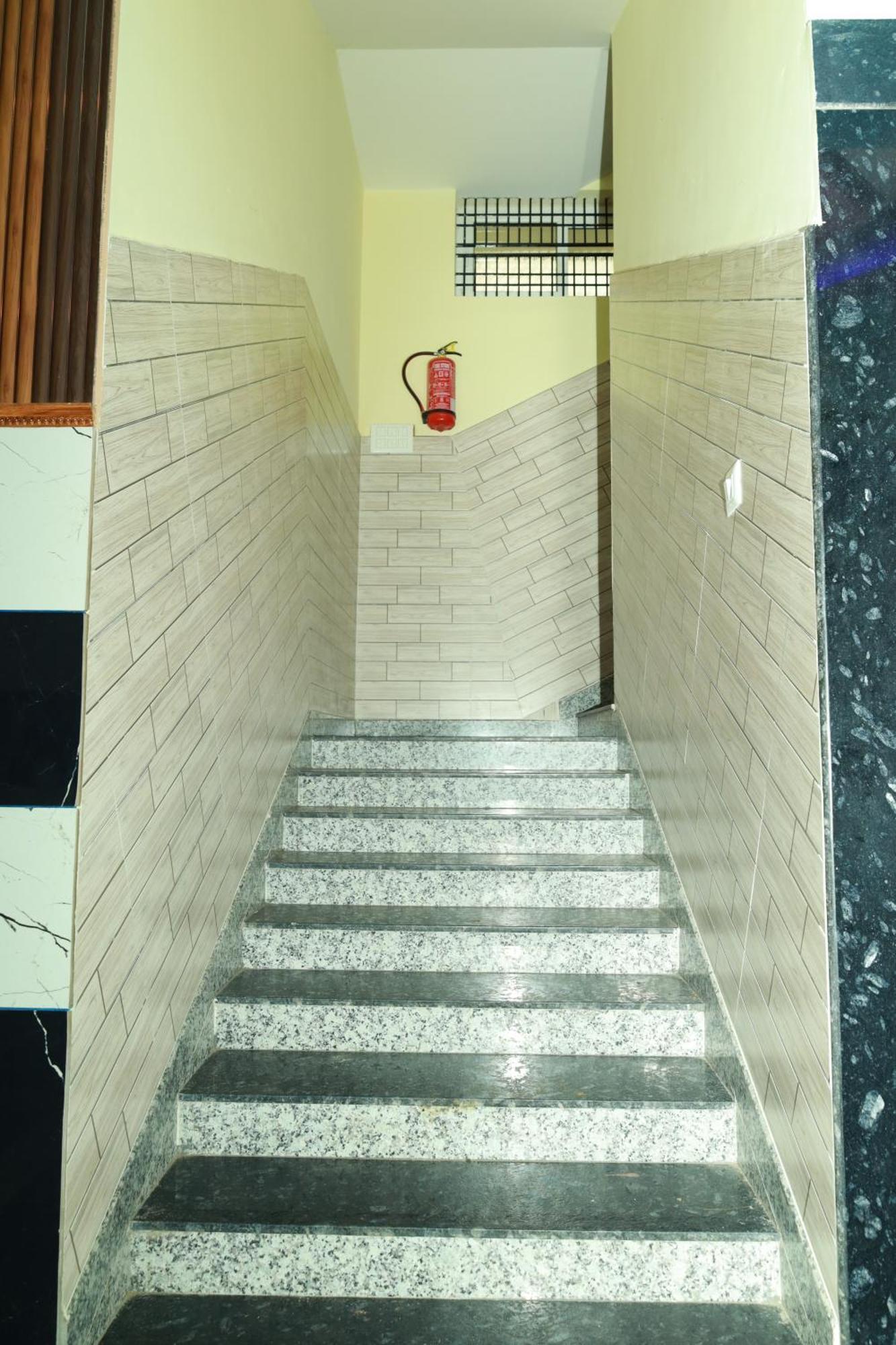 Rv Residency Hotel Wodapatti Exterior foto